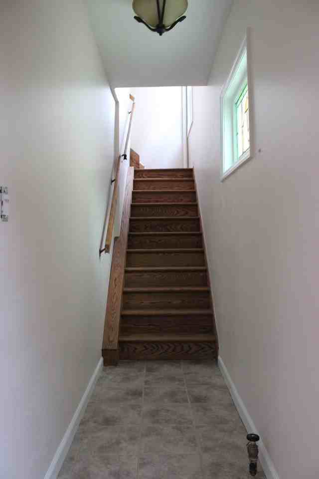 88 Colonial Rd - Photo 2 of 18