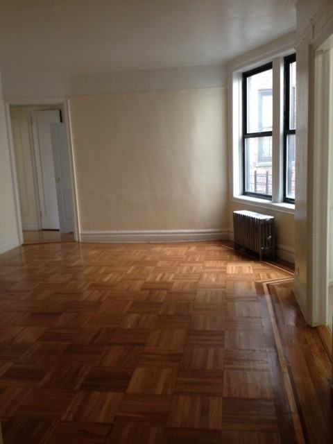 2081 Bronx Park E - Photo 2 of 3