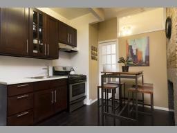 640 W 47th St - Photo 2 of 3