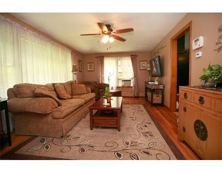 47 Elm St - Photo 3 of 9