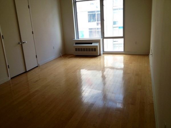 192 Spencer St 5D - Photo 2 of 5