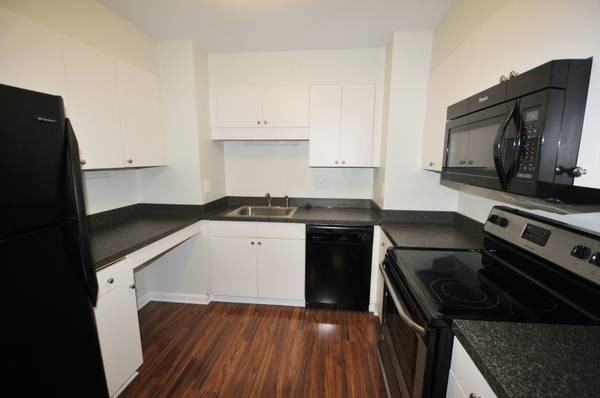 6301 N Charles St #101 - Photo 3 of 7