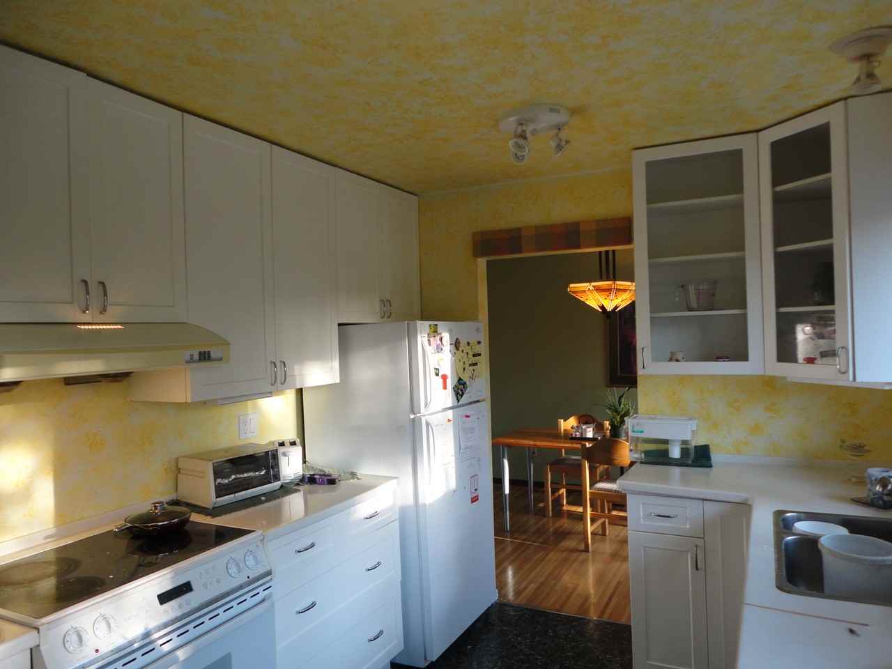 8451 Fairfax Crescent - Photo 3 of 5