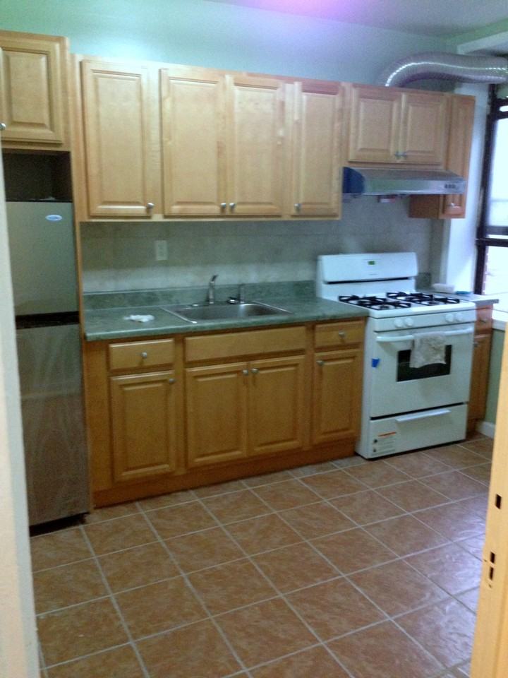118 Baxter St #2ndFL - Photo 3 of 4
