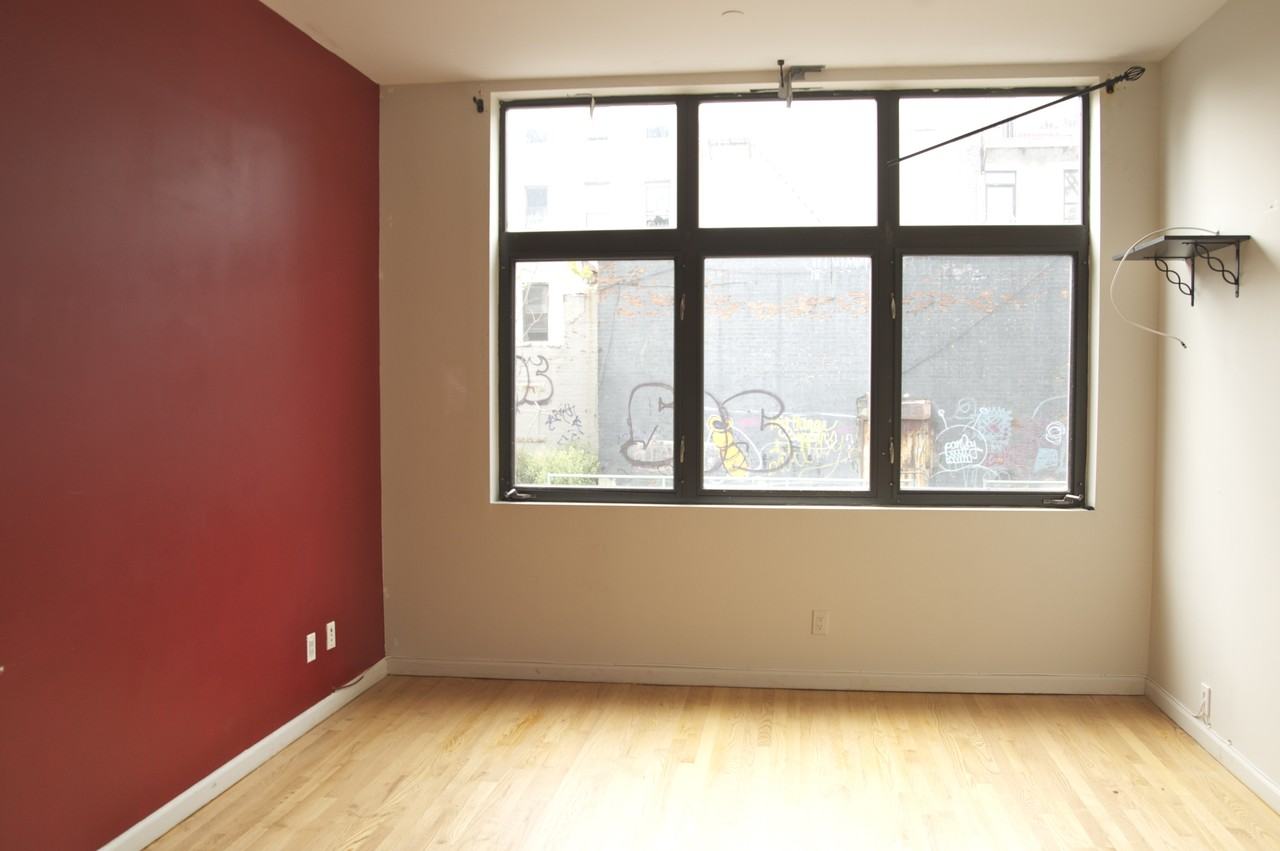 28 Goodwin Pl - Photo 3 of 8