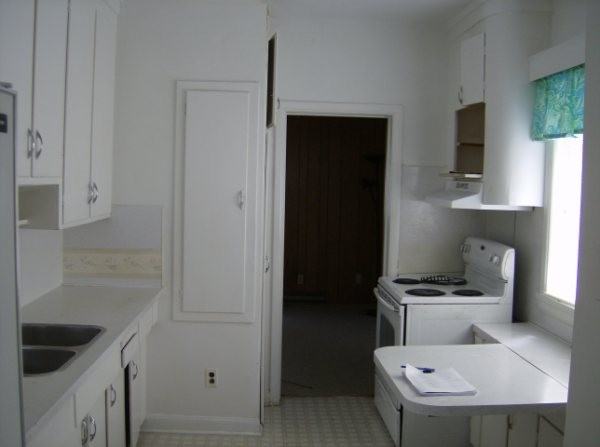 475 Polson Ave - Photo 3 of 9