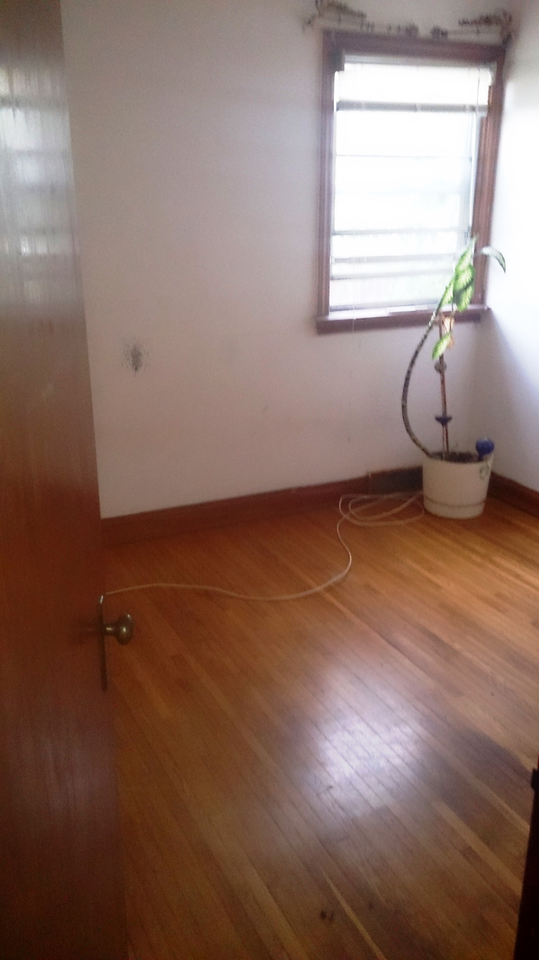 807 Dudley Ave - Photo 3 of 7