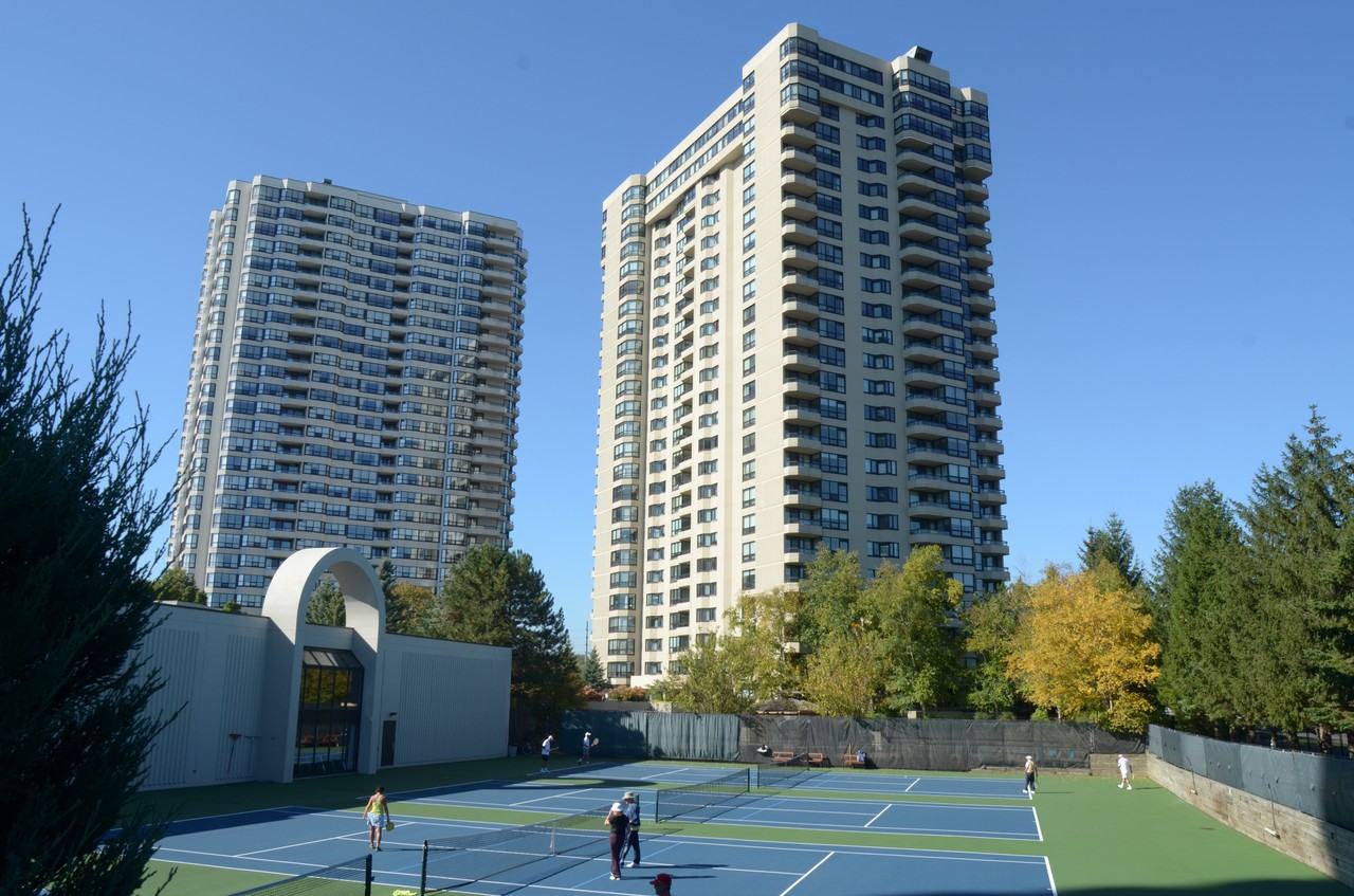 1500 Riverside Dr #2407