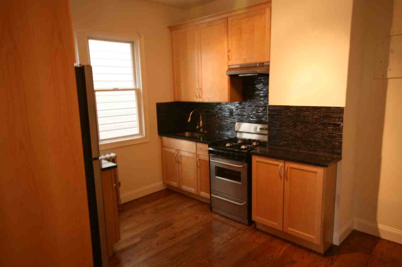 3118 12th St - Photo 3 of 9