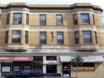 906 W Belmont Ave #2
