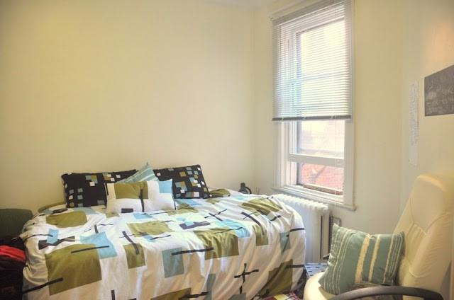 796 Av Champagneur - Photo 3 of 5