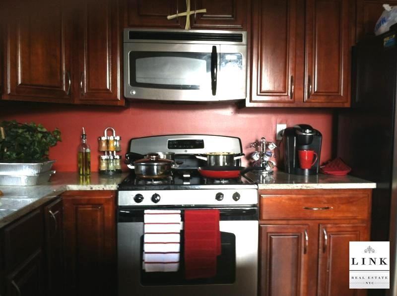 128-21 160th St 2 - Photo 2 of 5