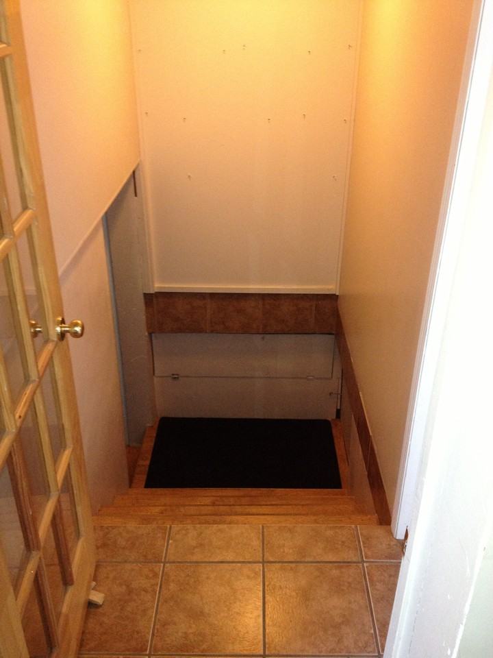 5102 53 Ave #B - Photo 2 of 9