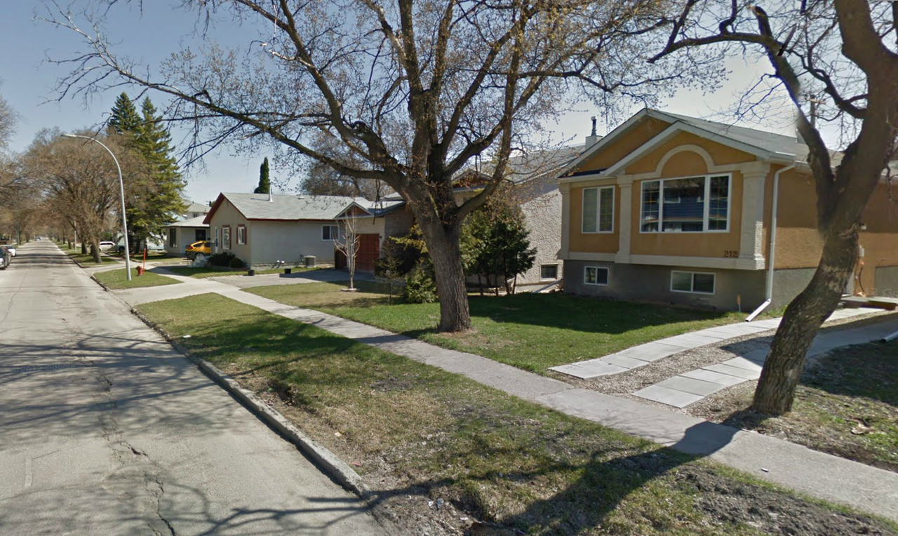 212 McKay Ave, Winnipeg, MB R2G 0N1 3 Bedroom House for 1,495/month