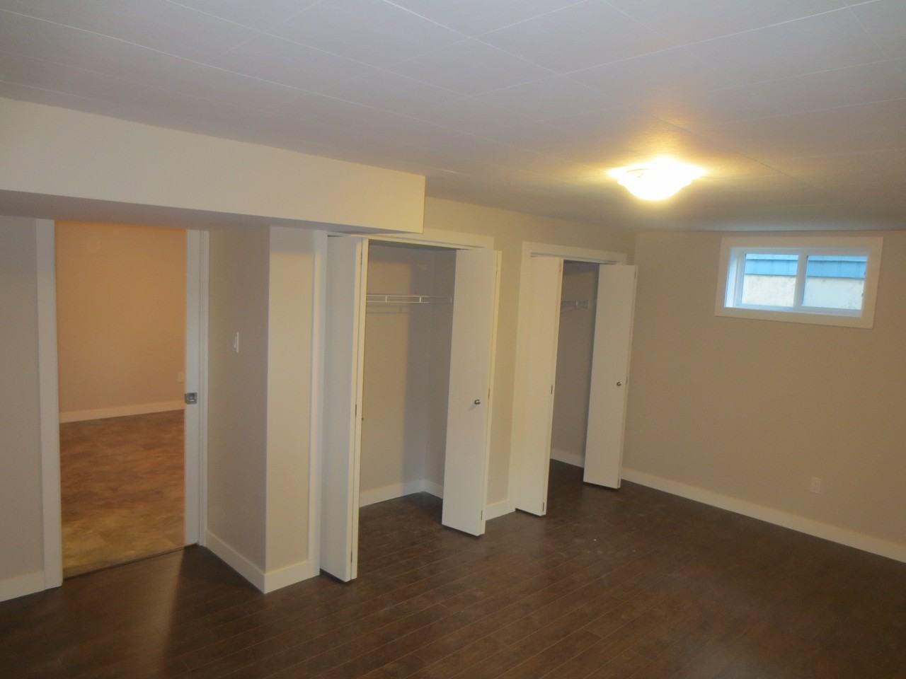 633 52 Ave W - Photo 3 of 6