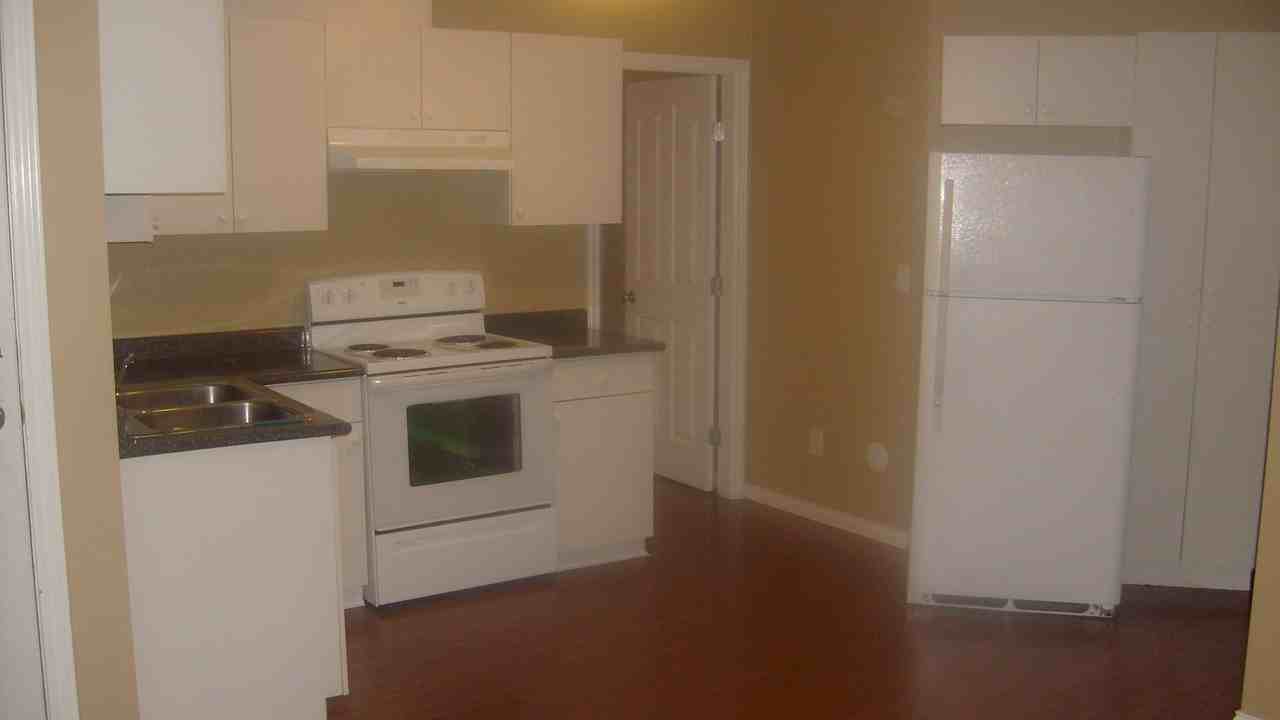 14580 67a Ave BS - Photo 2 of 2