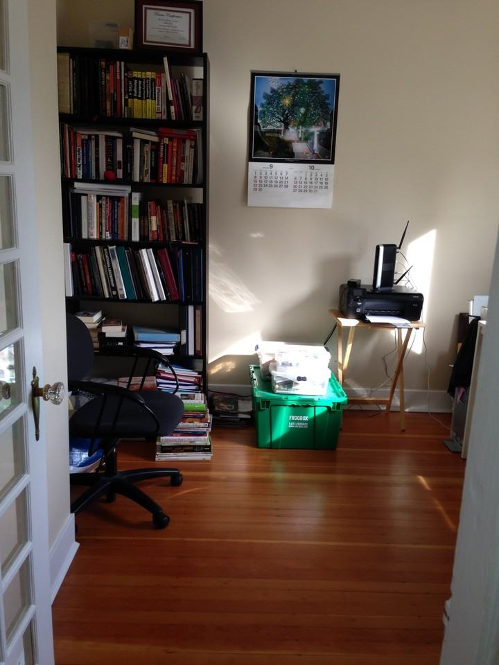 351 Alberta St - Photo 3 of 8