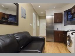 610 9th St - Photo 2 of 8