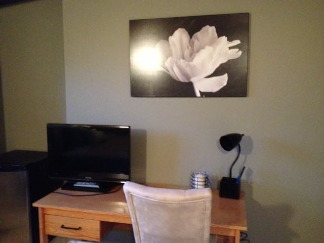 4889 Lochside Dr - Photo 2 of 4