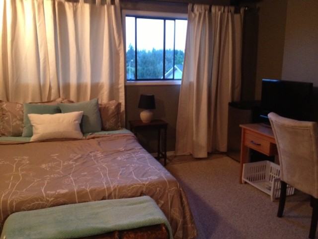 4889 Lochside Dr - Photo 3 of 4