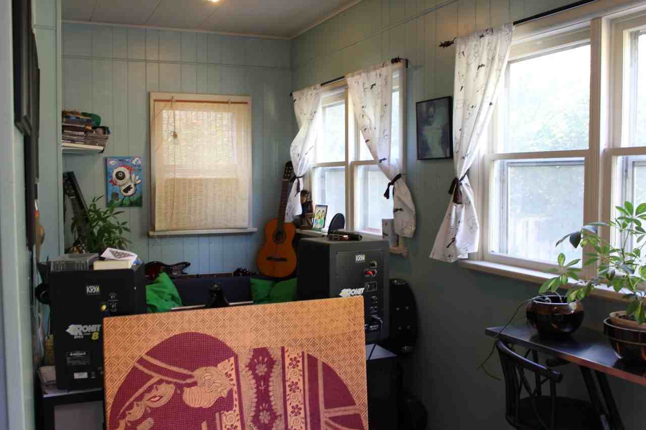 38 Broadway St W - Photo 2 of 13