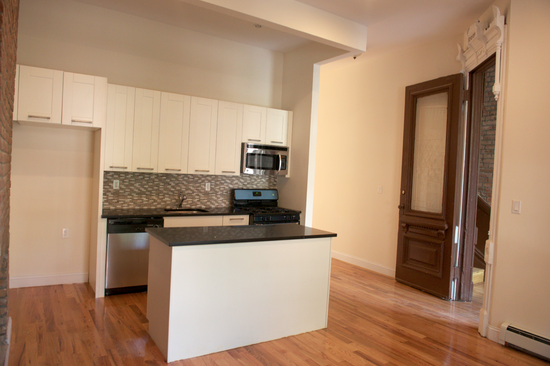 Madison St & Tompkins Ave #2