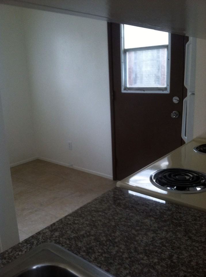 3905 Slauson Ave - Photo 2 of 9