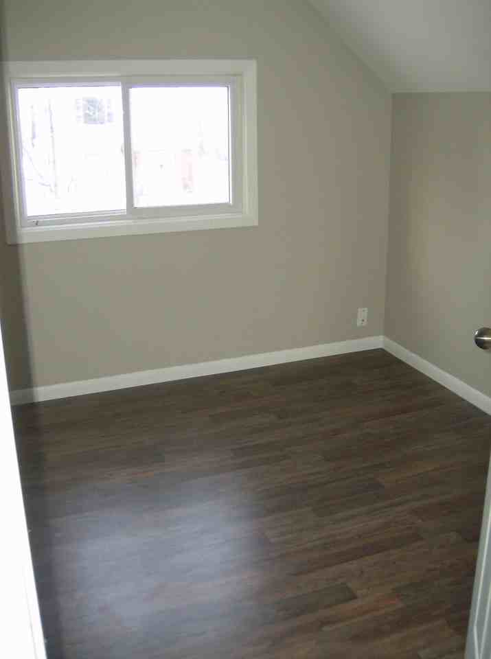 267 Toronto St - Photo 3 of 8