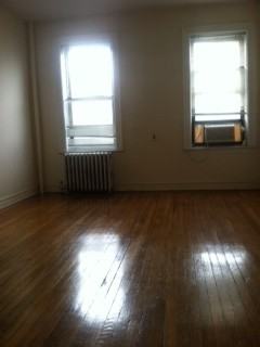 3258 31st St 2 - Photo 2 of 3