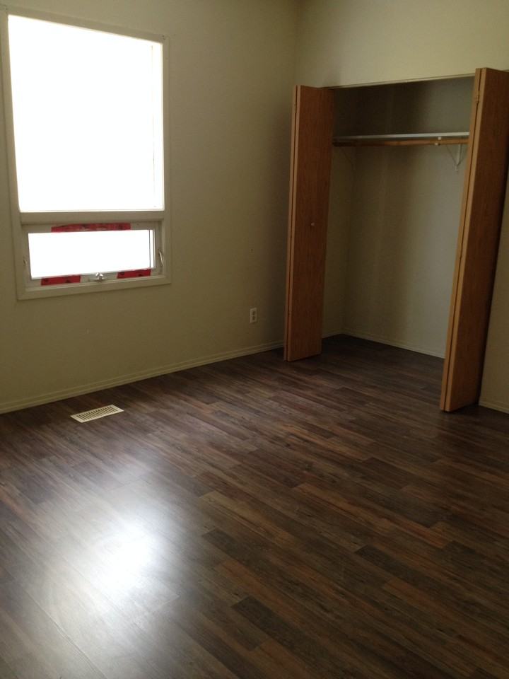 157 Burrows Ave - Photo 2 of 8