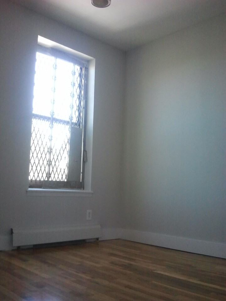 682 Marion St #1 - Photo 3 of 7