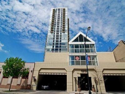 1212 N LaSalle St #2008
