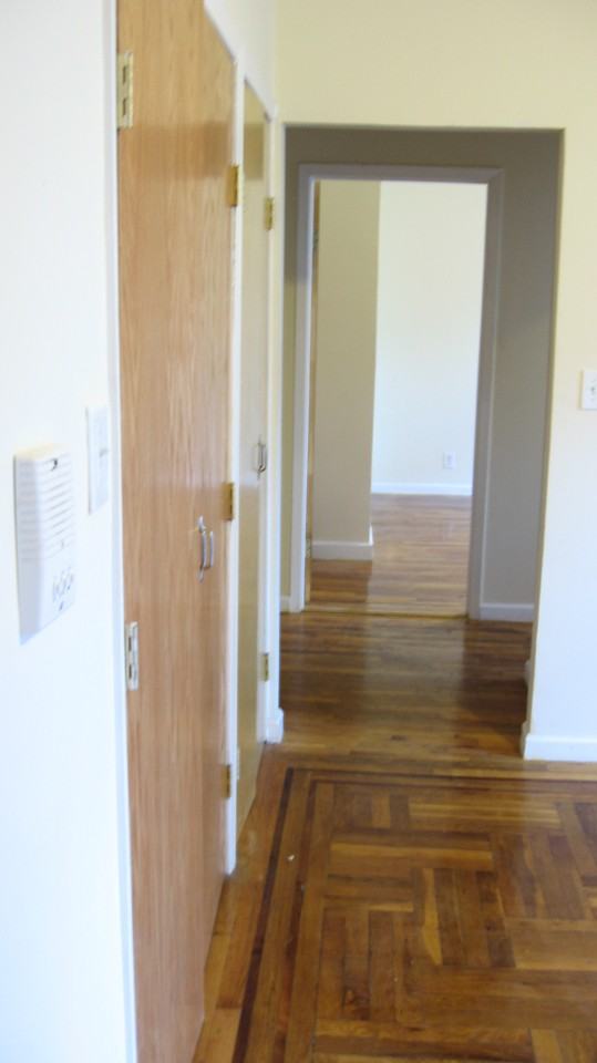 235 Maple Pkwy #1 - Photo 2 of 3