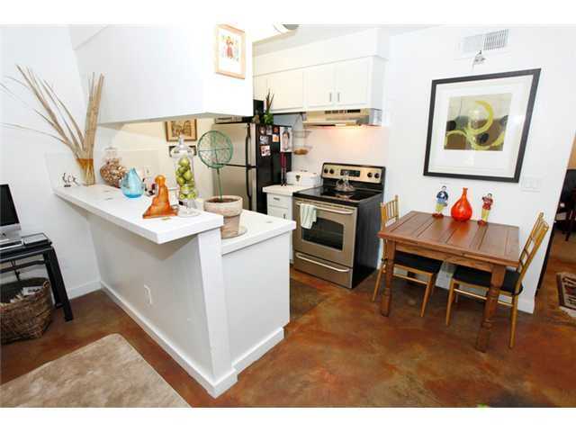 2302 Eastside Dr - Photo 2 of 8