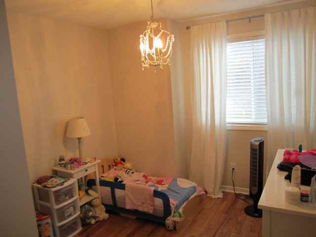 902 Maley St - Photo 3 of 7