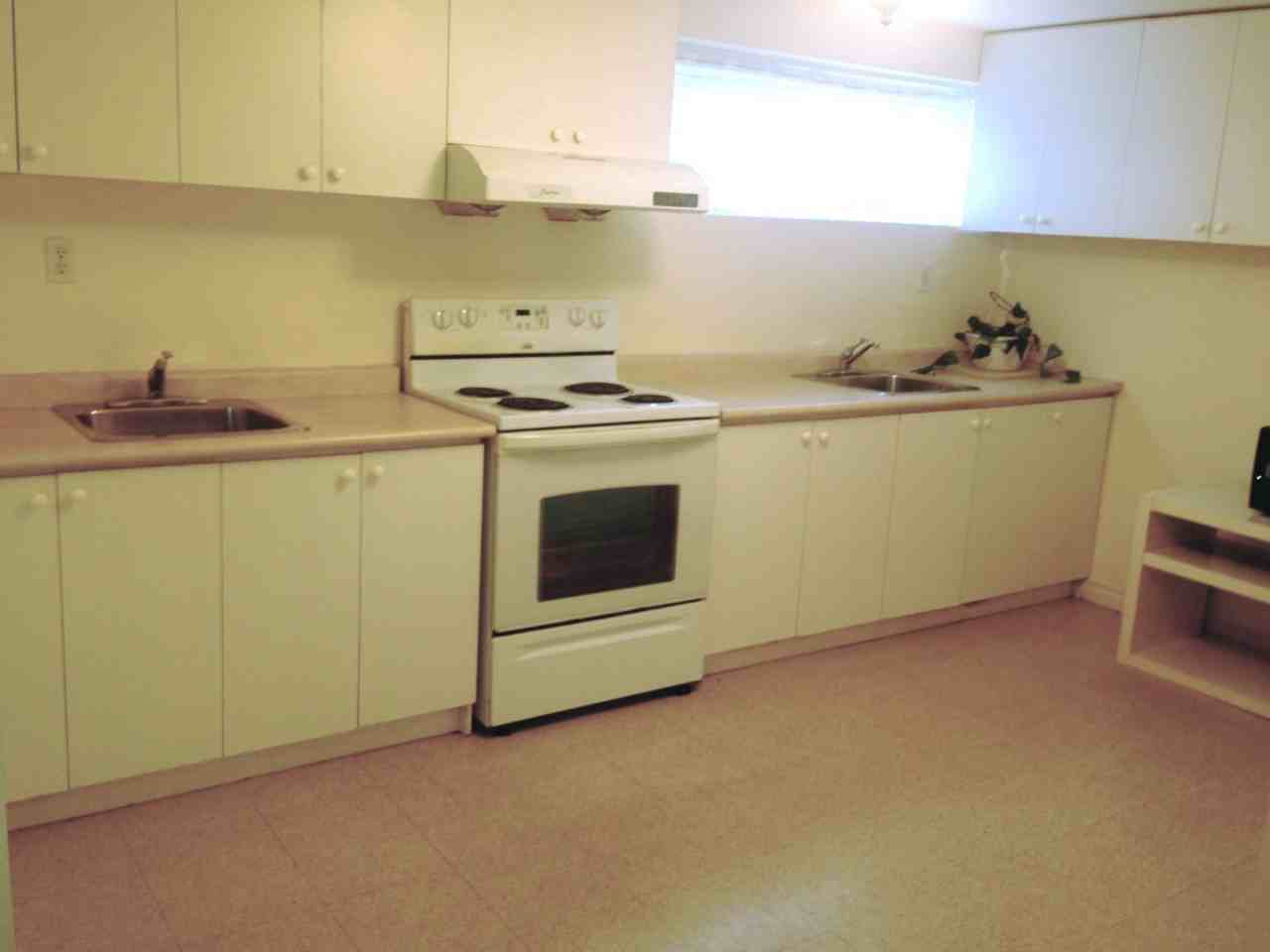 6 Walgreen Ct - Photo 2 of 4