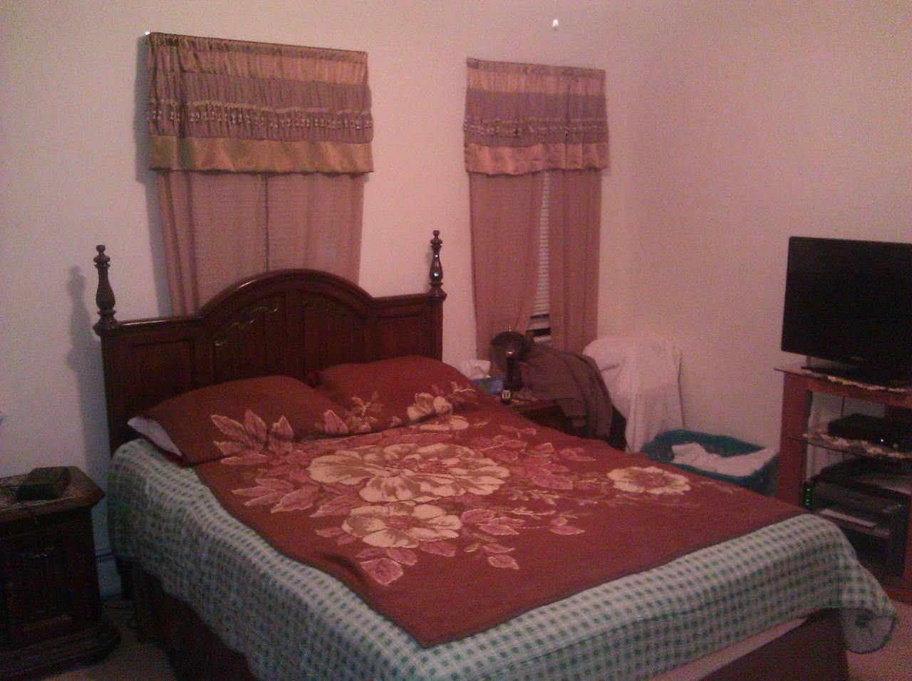 275 Ashland Ave - Photo 3 of 13