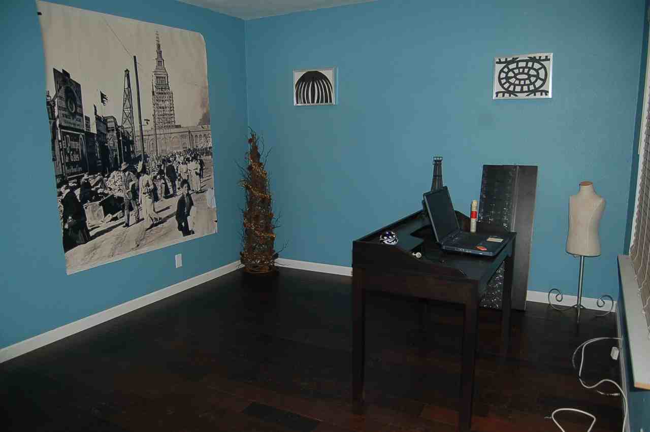 2043 Annerly Ct - Photo 2 of 10
