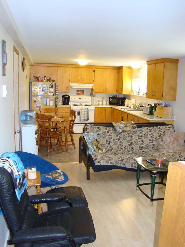 13 Brooks Ave #4 - Photo 2 of 8