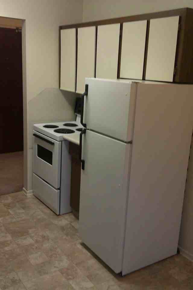 370 Partridge Ave - Photo 3 of 14