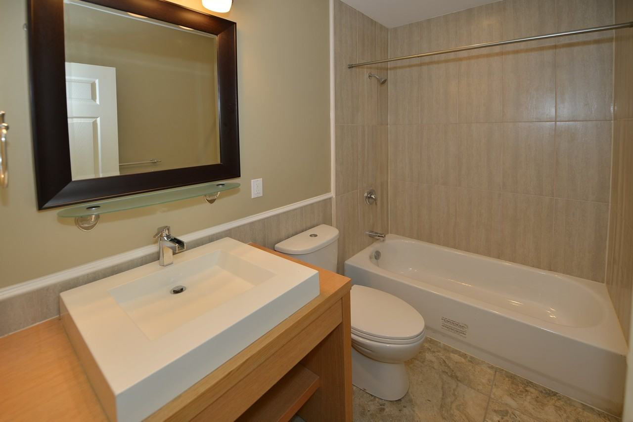 22 Charlton Ave W #4 - Photo 3 of 8