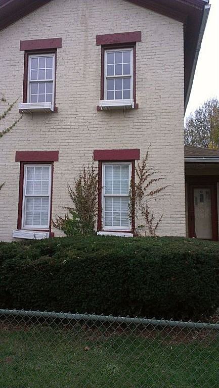 297 Clarissa St - Photo 2 of 12