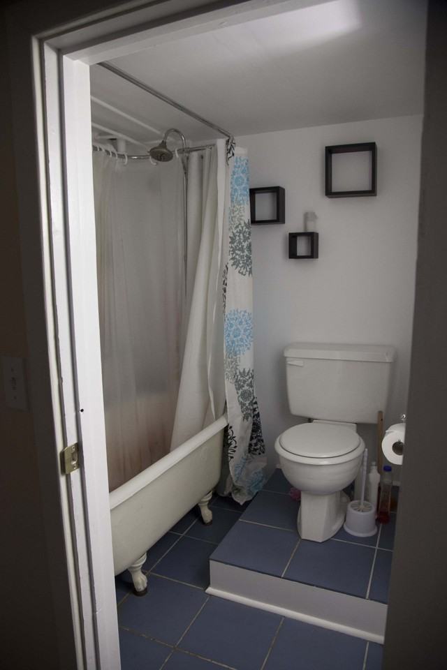 443 College St - Photo 3 of 11