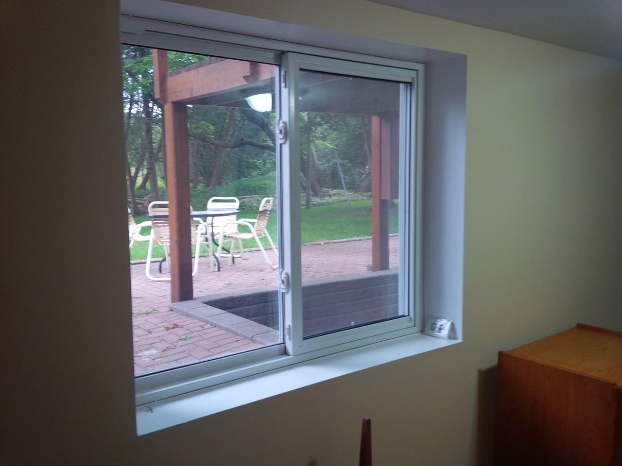 160 Carwood Ave 1 - Photo 2 of 6