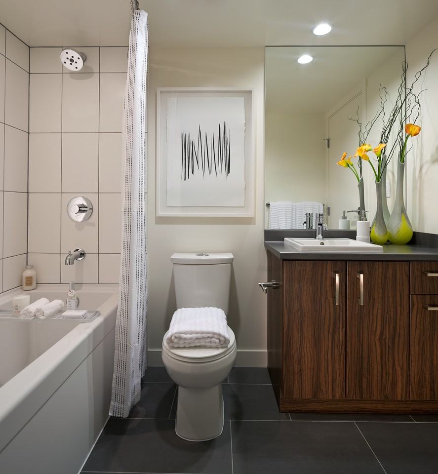 1729 Main St - Photo 2 of 5