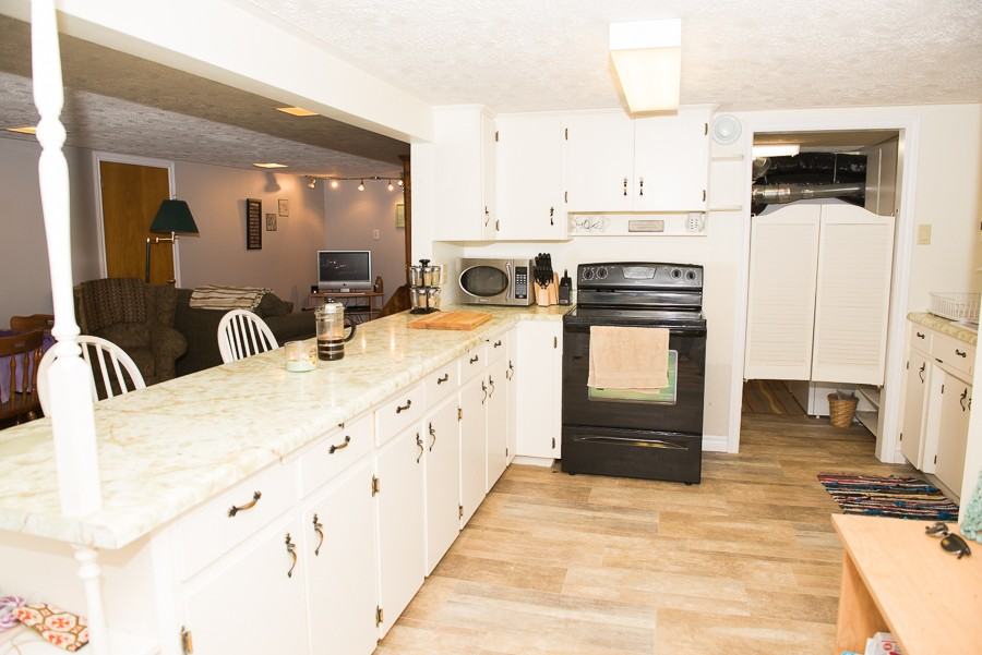 331 Canterbury Dr - Photo 2 of 2