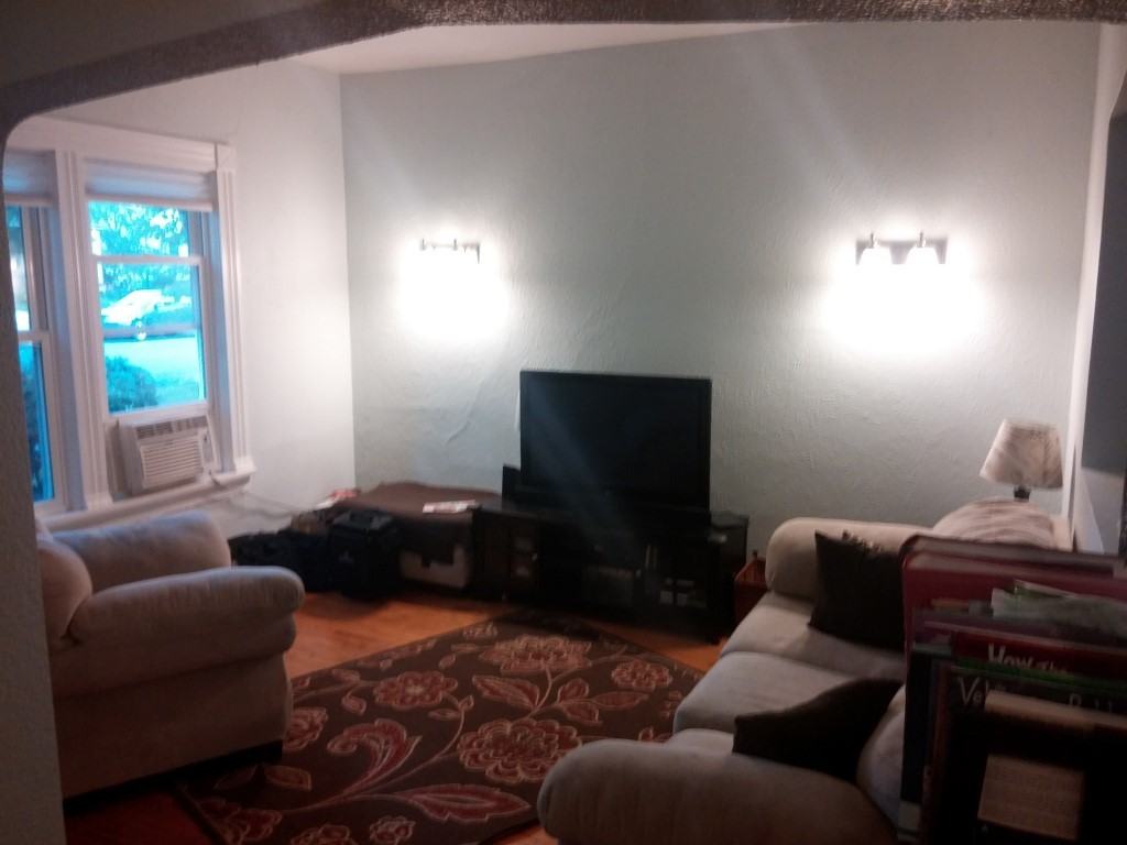 1117 6th St #3 - Photo 2 of 7