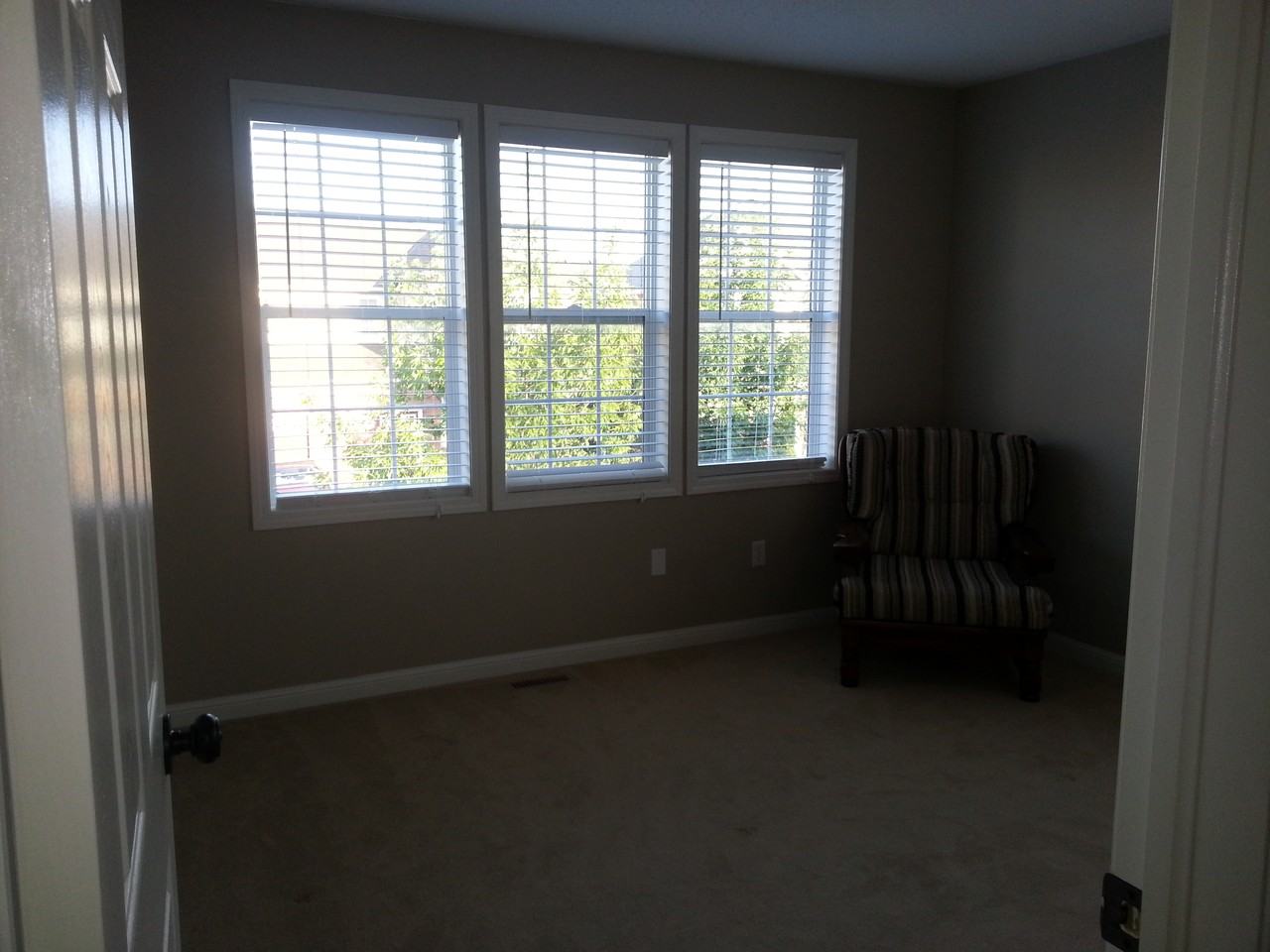 811 Gazley Cir - Photo 3 of 7