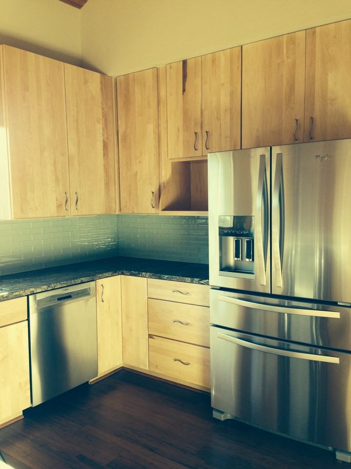 100 Bay Hts - Photo 2 of 7