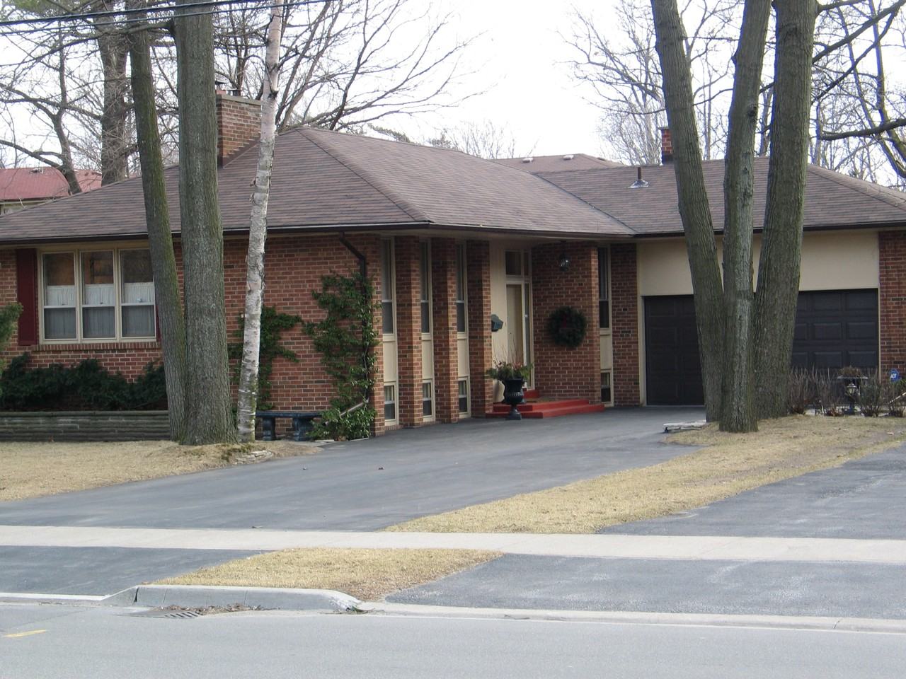 3050 The Credit Woodlands - Photo 2 of 23